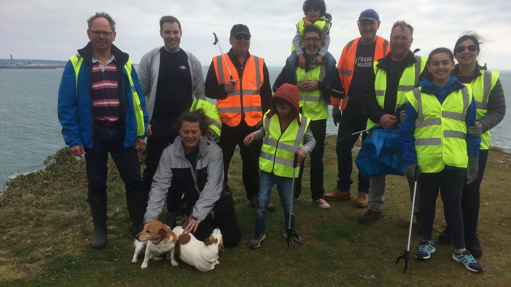 EcoJersey team on a countryside clean up