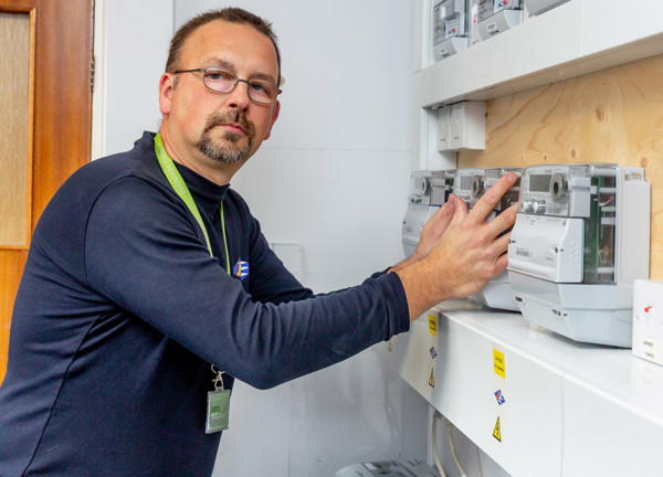 Neil Schofield installs Smart Meters