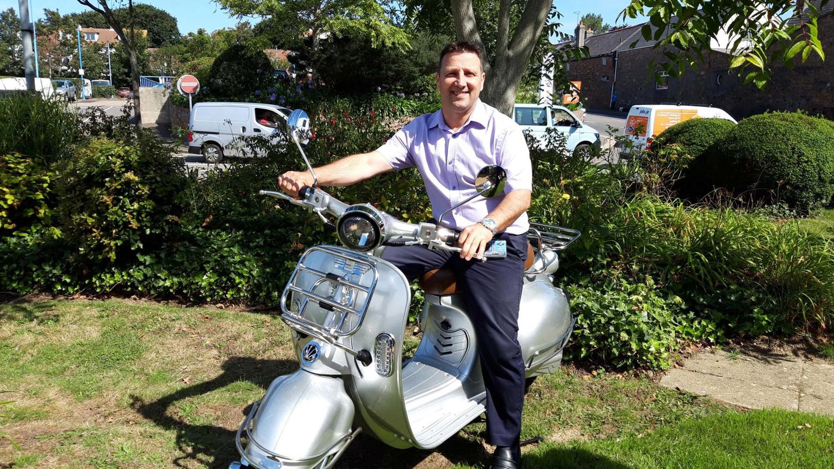 Electric moped