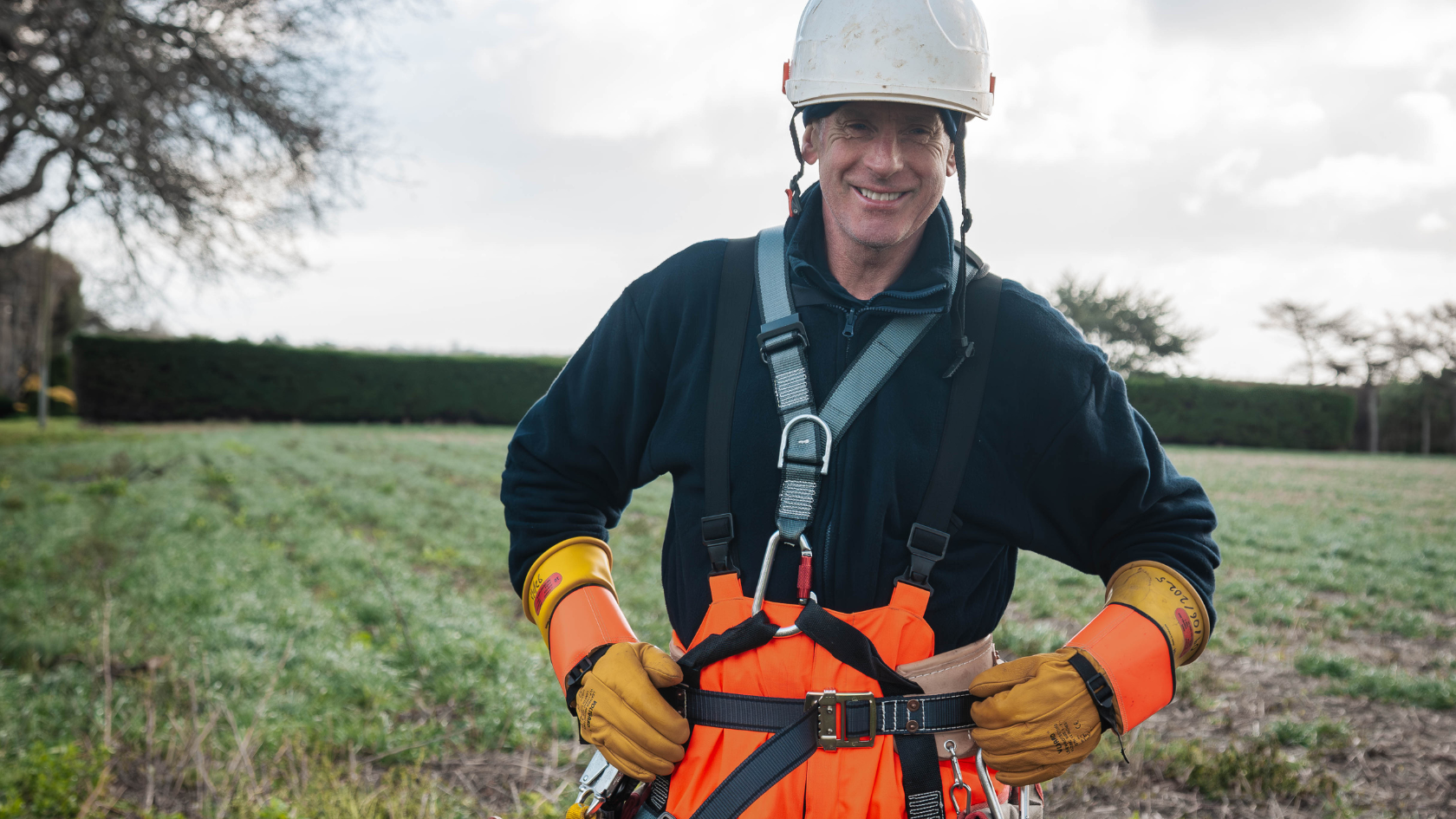 Storm Goretti Linesman On Ground Website