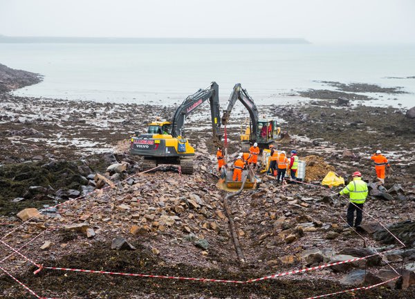 Local teams begin the recovery of the EDF1 subsea electric cable.
