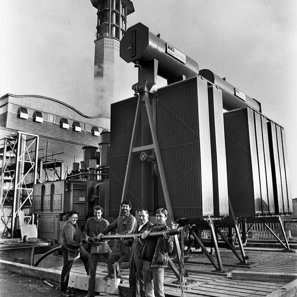 Jersey Electricity engineers hold the EDF1 subsea cable at La Collette powerstation in 1985.